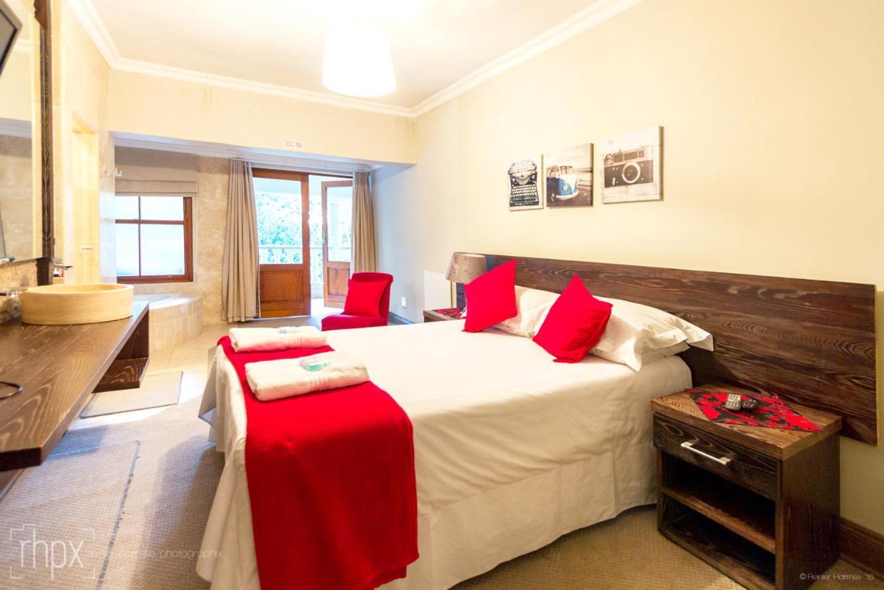 Or Tambo Guest House Kempton Park Esterno foto