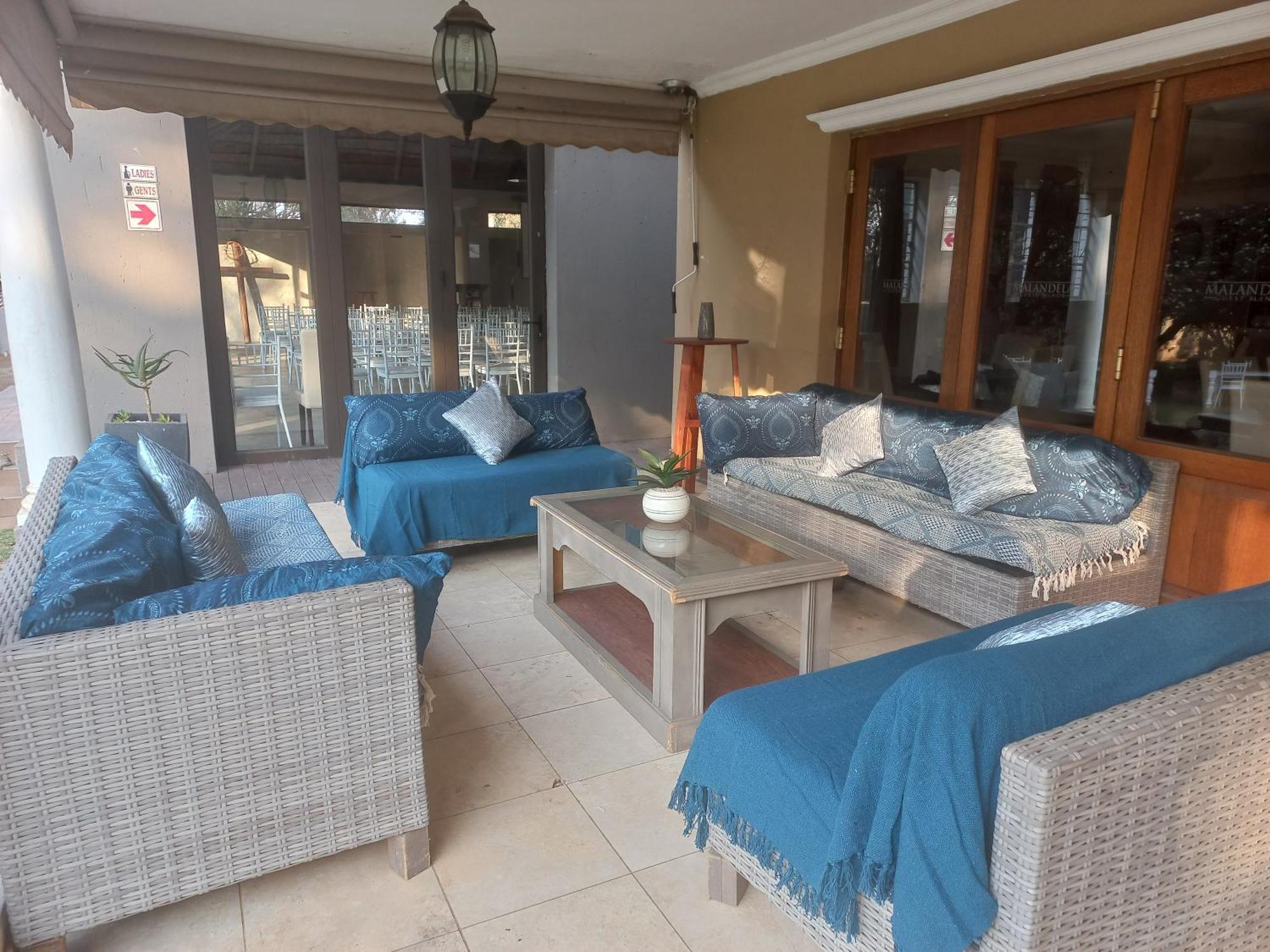 Or Tambo Guest House Kempton Park Esterno foto