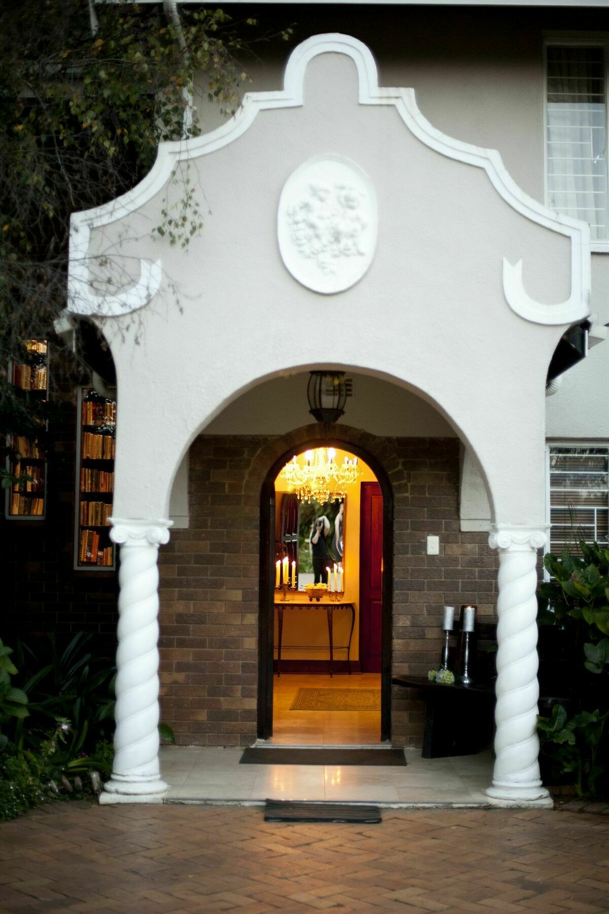 Or Tambo Guest House Kempton Park Esterno foto