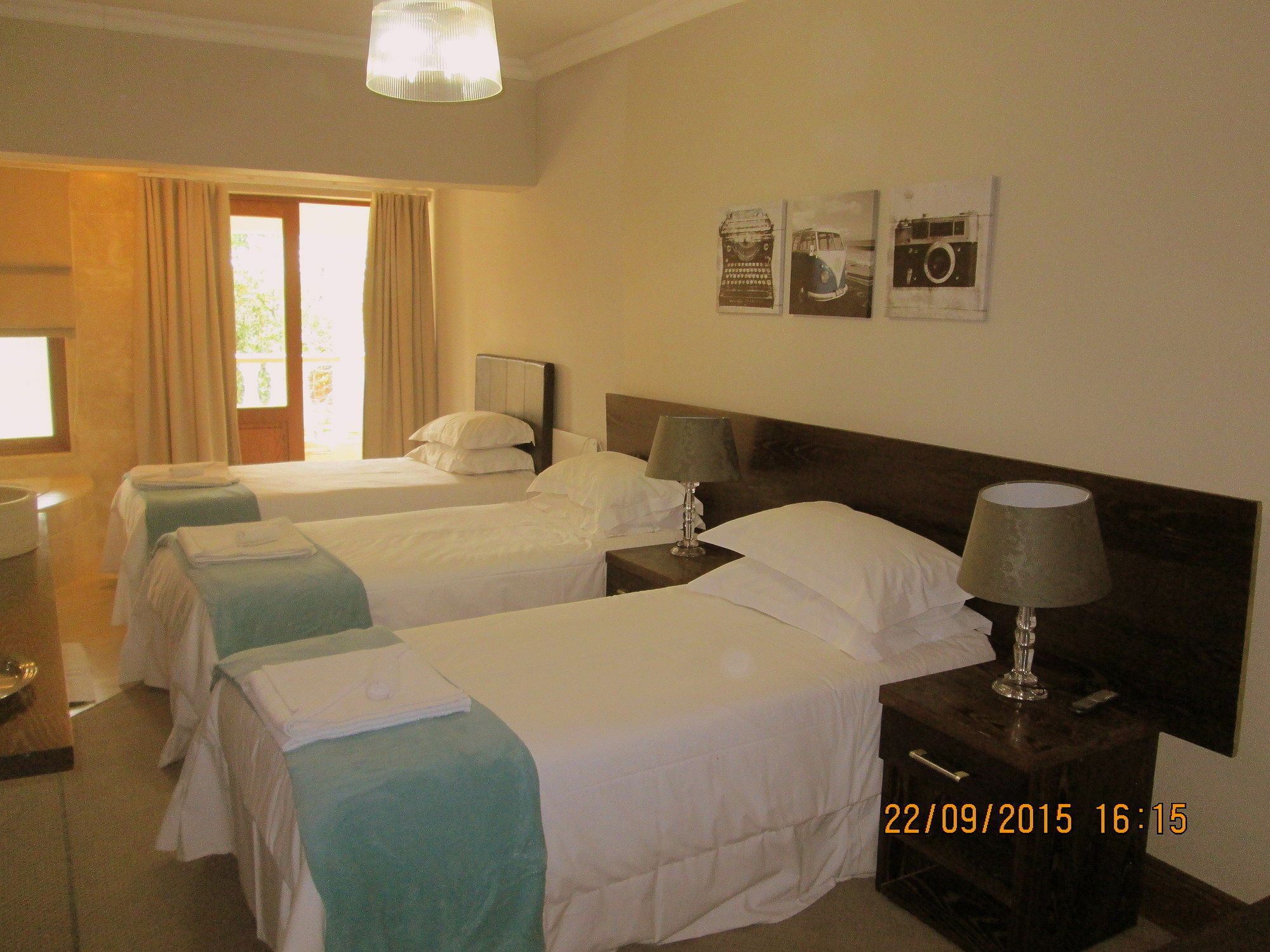 Or Tambo Guest House Kempton Park Esterno foto