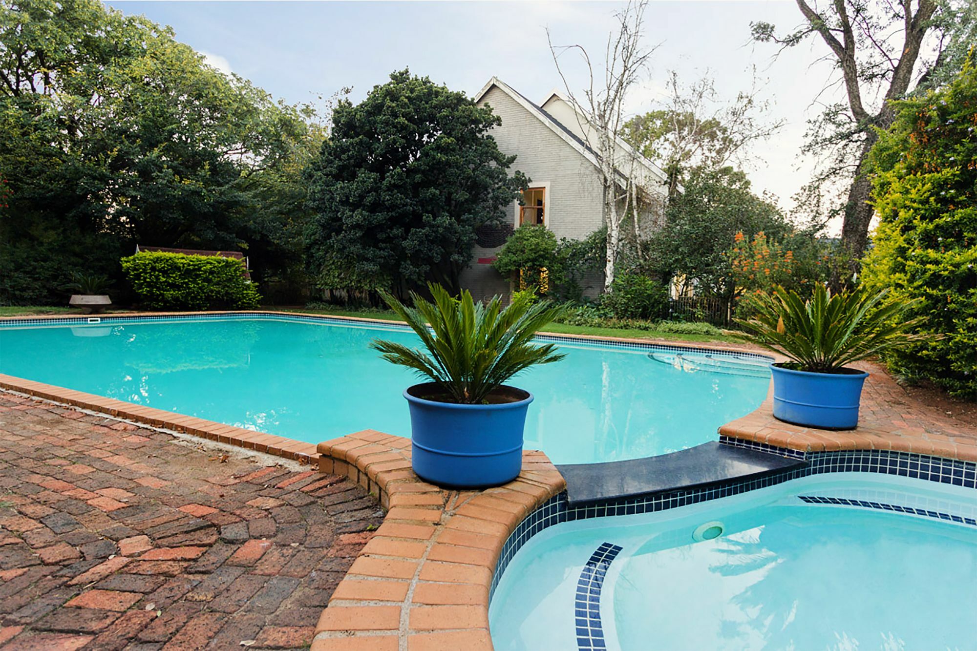 Or Tambo Guest House Kempton Park Esterno foto